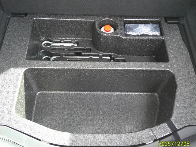 フィット 13G・Fパッケージ ワンオーナー車 スマ-トキ- ETC付き 禁煙 Rカメラ ブルートゥース メモリーナビ フルセグ 記録簿有(22枚目)