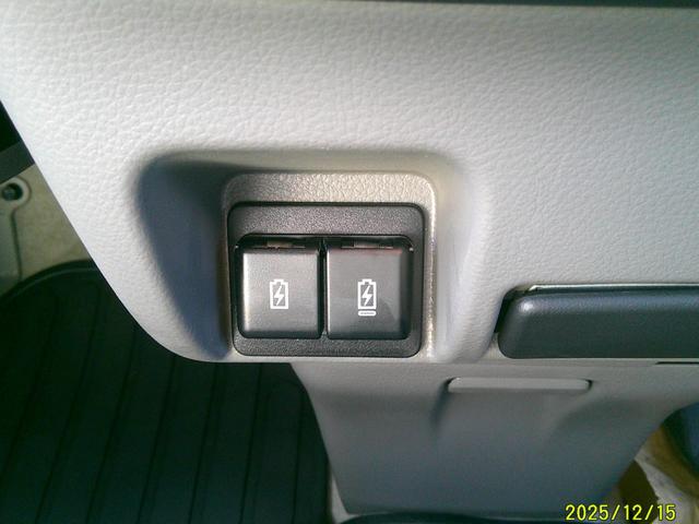 クリッパーバン GX エアコン パワステ パワーウインドフロントリア LEDライト 運転席シートヒーター ルーフコンソール アイドリングストップ プッシュスタート インテリキー スズキセーフティサポート リアヒーター(17枚目)