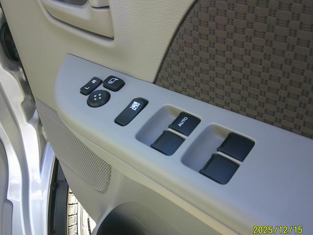 クリッパーバン GX エアコン パワステ パワーウインドフロントリア LEDライト 運転席シートヒーター ルーフコンソール アイドリングストップ プッシュスタート インテリキー スズキセーフティサポート リアヒーター(24枚目)