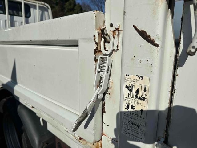 キャンター ＤＸ　ＭＴ　後輪ダブル　ＥＴＣ　エアコン　パワーウィンドウ　運転席エアバッグ（7枚目）