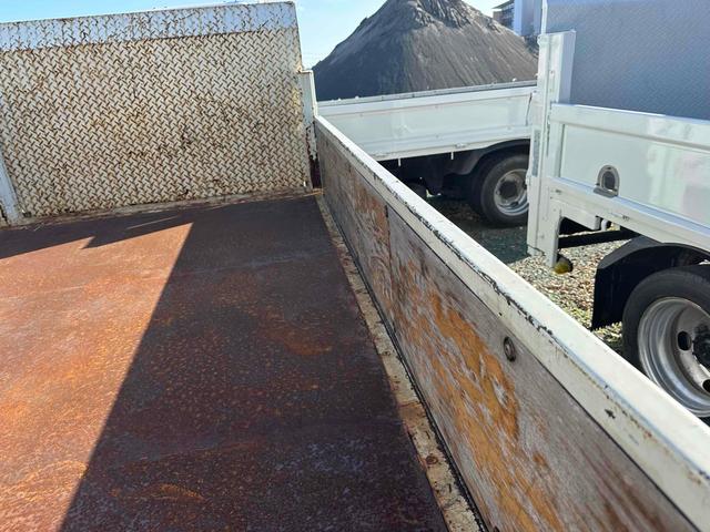 キャンター ＤＸ　ＭＴ　後輪ダブル　ＥＴＣ　エアコン　パワーウィンドウ　運転席エアバッグ（17枚目）