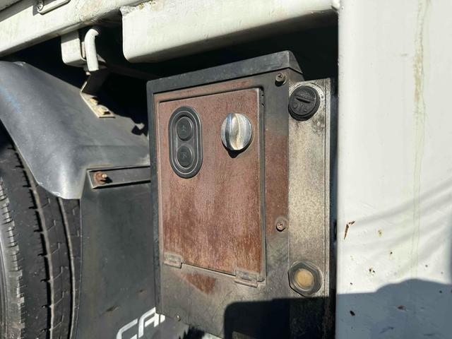 キャンター ＤＸ　ＭＴ　後輪ダブル　ＥＴＣ　エアコン　パワーウィンドウ　運転席エアバッグ（21枚目）