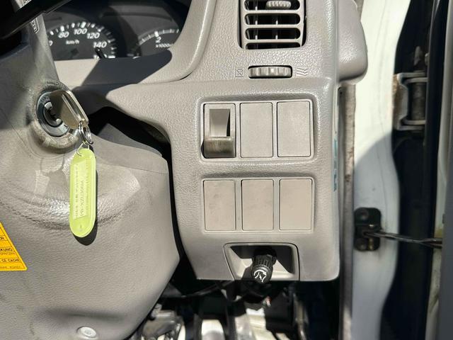 デュトロ 　ＡＴ　後輪ダブル　ＥＴＣ　エアコン　パワーウィンドウ　ＣＤ（6枚目）