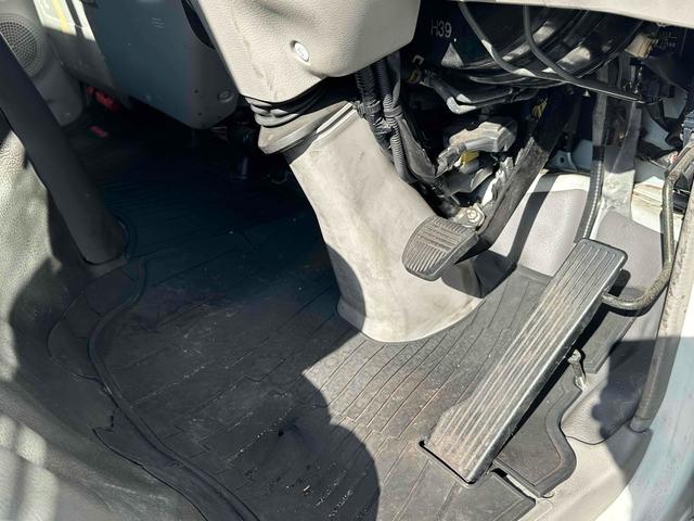 デュトロ 　ＡＴ　後輪ダブル　ＥＴＣ　エアコン　パワーウィンドウ　ＣＤ（8枚目）