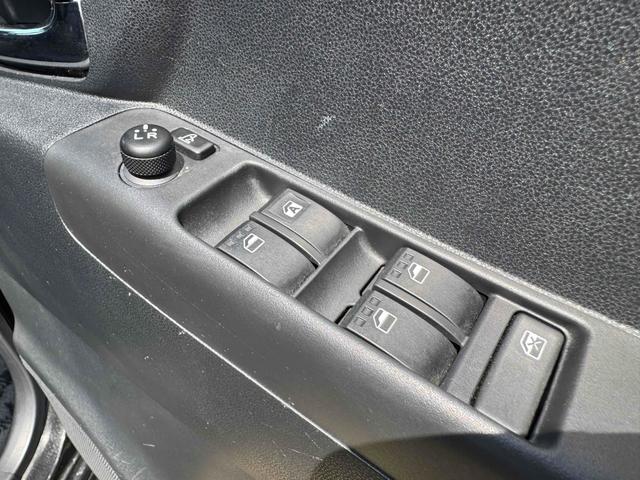 ムーヴコンテ カスタム　Ｘ　ＥＴＣ　ナビ　ＴＶ　ＨＩＤ　スマートキー　アイドリングストップ　電動格納ミラー　ベンチシート　ＣＶＴ　盗難防止システム　ＡＢＳ　ＣＤ　ＵＳＢ　ミュージックプレイヤー接続可　Ｂｌｕｅｔｏｏｔｈ（8枚目）