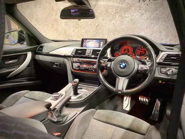 ３シリーズ ３２０ｉ　Ｍスポーツ　バックカメラ　クリアランスソナー　オートクルーズコントロール　レーンアシスト　アルミホイール　オートライト　ＨＩＤ　パワーシート　ターボ　スマートキー　アイドリングストップ　ＡＴ　盗難防止システム（2枚目）