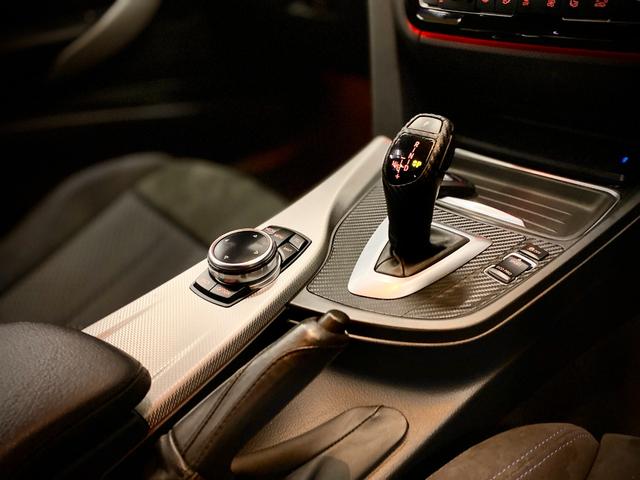 ３シリーズ ３２０ｉ　Ｍスポーツ　バックカメラ　クリアランスソナー　オートクルーズコントロール　レーンアシスト　アルミホイール　オートライト　ＨＩＤ　パワーシート　ターボ　スマートキー　アイドリングストップ　ＡＴ　盗難防止システム（6枚目）
