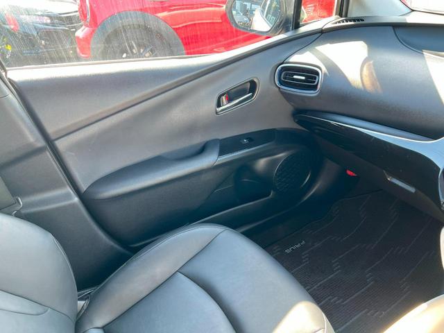 プリウス Aツーリングセレクション モデリスタエアロ ドライブレコーダー シートヒーター オートクルーズコントロール パークアシスト 衝突被害軽減システム アルミホイール オートマチックハイビーム LEDヘッドランプ CVT(18枚目)