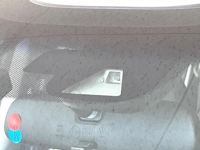 フリード Ｇ・ホンダセンシング　フリップダウン　両側電動ドア　純正ナビ　バックカメラ　衝突被害軽減　レーダークルーズ　禁煙車　コーナーセンサー　スマートキー　ＬＥＤヘッド　ＥＴＣ　車線逸脱警報　オートライト　オートエアコン（4枚目）