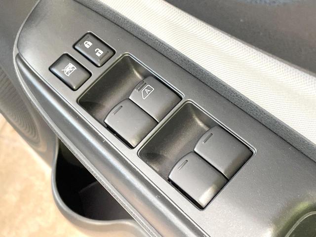 ノート Ｘ　全周囲カメラ　純正ナビ　衝突被害軽減システム　禁煙車　スマートキー　ＥＴＣ　車線逸脱警報　ワンオーナー　オートライト　オートエアコン　Ｂｌｕｅｔｏｏｔｈ　ＣＤ　ＤＶＤ再生　フルセグ（24枚目）