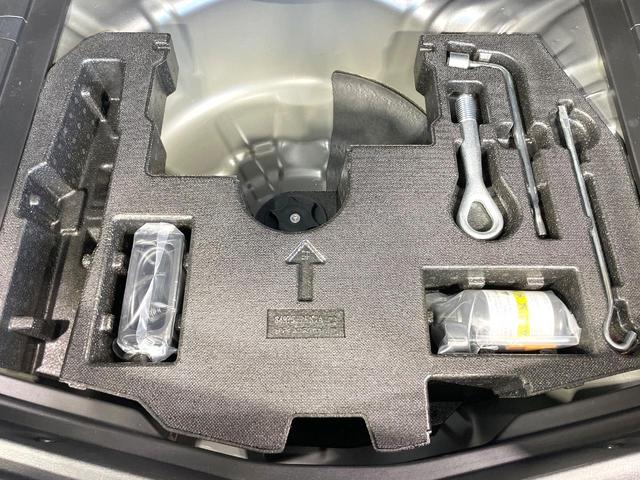 ノート Ｘ　全周囲カメラ　純正ナビ　衝突被害軽減システム　禁煙車　スマートキー　ＥＴＣ　車線逸脱警報　ワンオーナー　オートライト　オートエアコン　Ｂｌｕｅｔｏｏｔｈ　ＣＤ　ＤＶＤ再生　フルセグ（56枚目）