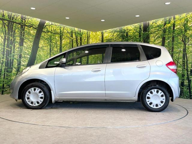 フィット 13G 禁煙車 ワンオーナー CDオーディオ 電動格納ミラー キーレス プライバシーガラス ドアバイザー 盗難防止装置(24枚目)