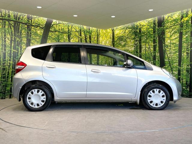 フィット 13G 禁煙車 ワンオーナー CDオーディオ 電動格納ミラー キーレス プライバシーガラス ドアバイザー 盗難防止装置(26枚目)