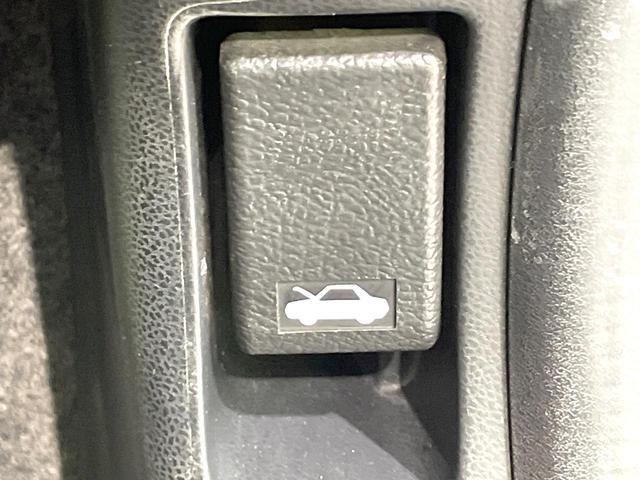 フィット 13G 禁煙車 ワンオーナー CDオーディオ 電動格納ミラー キーレス プライバシーガラス ドアバイザー 盗難防止装置(46枚目)