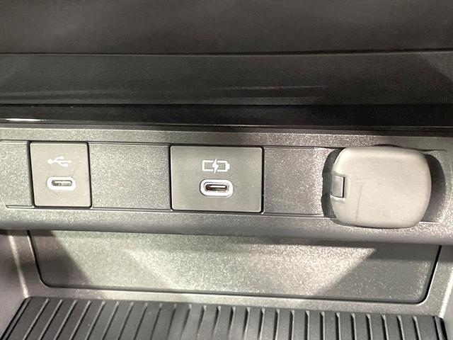 プリウス Ｚ　純正１２．３型ナビ　全周囲カメラ　衝突被害軽減　レーダークルーズ　禁煙車　電動リアゲート　レザーシート　シートベンチレーション　コーナーセンサー　ＬＥＤヘッド　ＥＴＣ２．０　純正１９インチアルミ（47枚目）