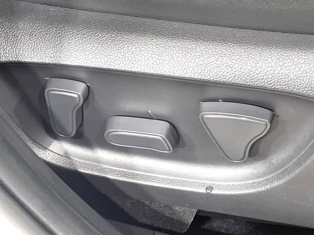 ヤリスクロス ハイブリッドZ バックカメラ 衝突軽減装置 レーダークルーズ 禁煙車 ハーフレザー シートヒーター パワーシート コーナーセンサー LEDヘッド ディスプレイオーディオ ETC2.0 車線逸脱警報 オートライト(7枚目)