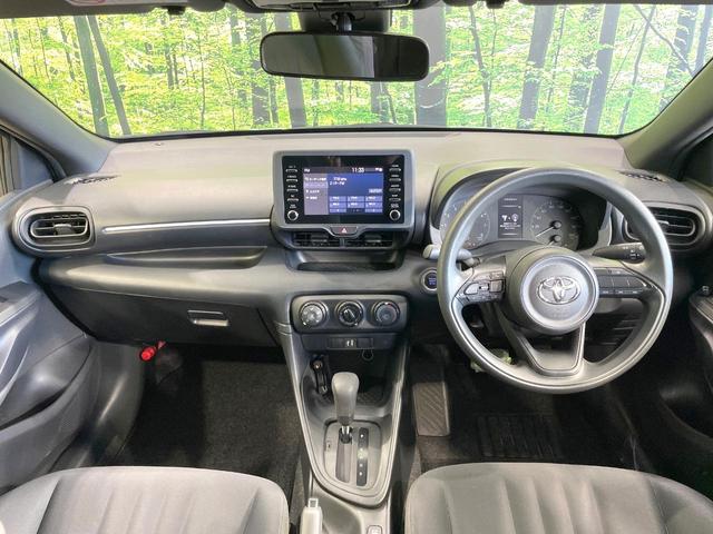 ヤリス X 8型ディスプレイオーディオ バックカメラ 衝突被害軽減 禁煙車 コーナーセンサー スマートキー ETC オートハイビーム 車線逸脱警報 オートライト Bluetooth(2枚目)