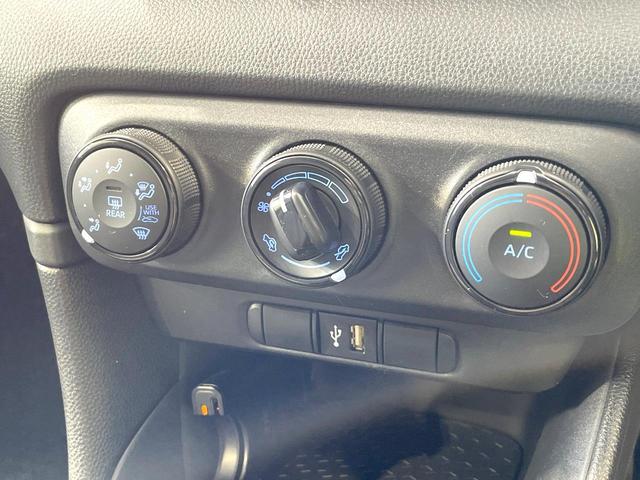 ヤリス X 8型ディスプレイオーディオ バックカメラ 衝突被害軽減 禁煙車 コーナーセンサー スマートキー ETC オートハイビーム 車線逸脱警報 オートライト Bluetooth(40枚目)