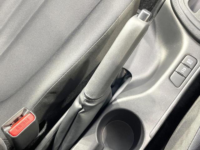 ヤリス X 8型ディスプレイオーディオ バックカメラ 衝突被害軽減 禁煙車 コーナーセンサー スマートキー ETC オートハイビーム 車線逸脱警報 オートライト Bluetooth(42枚目)