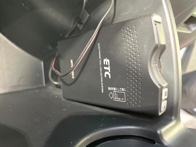 フリード G ジャストセレクション 後席モニター 電動スライドドア 禁煙車 ETC オートライト オートエアコン HIDヘッド 横滑防止装置 プライバシーガラス 盗難防止装置 キーレス(6枚目)