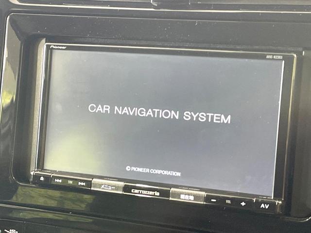 プリウス S SDナビ バックカメラ 衝突被害軽減システム 100V電源 レーダークルーズ 禁煙車 コーナーセンサー スマートキー LEDヘッド ビルトインETC 車線逸脱警報 オートライト オートエアコン(3枚目)