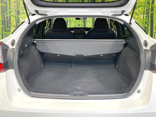 プリウス S SDナビ バックカメラ 衝突被害軽減システム 100V電源 レーダークルーズ 禁煙車 コーナーセンサー スマートキー LEDヘッド ビルトインETC 車線逸脱警報 オートライト オートエアコン(10枚目)