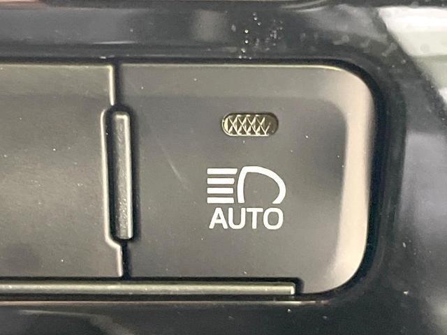 プリウス S SDナビ バックカメラ 衝突被害軽減システム 100V電源 レーダークルーズ 禁煙車 コーナーセンサー スマートキー LEDヘッド ビルトインETC 車線逸脱警報 オートライト オートエアコン(51枚目)