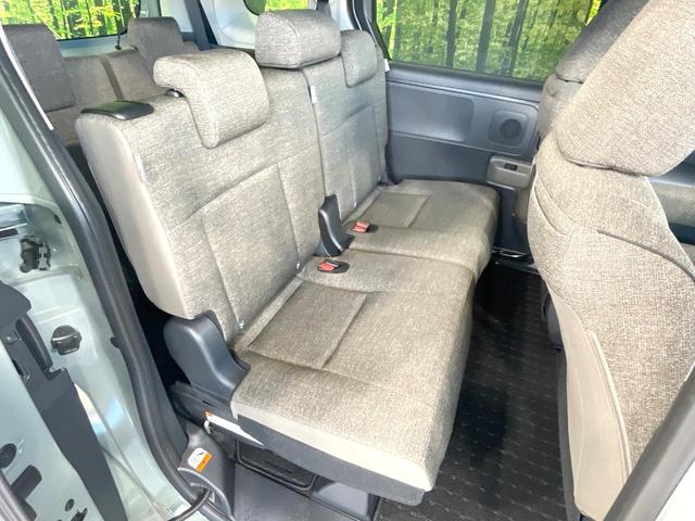 シエンタ ハイブリッドＺ　両側電動ドア　全周囲カメラ　メーカーナビ　衝突軽減　１００Ｖ電源　レーダークルーズ　禁煙車　スマートキー　コーナーセンサー　ブラインドスポットモニター　ＬＥＤヘッド　ＥＴＣ　オートハイビーム（9枚目）