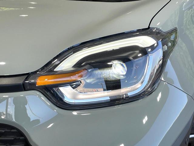 シエンタ ハイブリッドＺ　両側電動ドア　全周囲カメラ　メーカーナビ　衝突軽減　１００Ｖ電源　レーダークルーズ　禁煙車　スマートキー　コーナーセンサー　ブラインドスポットモニター　ＬＥＤヘッド　ＥＴＣ　オートハイビーム（13枚目）