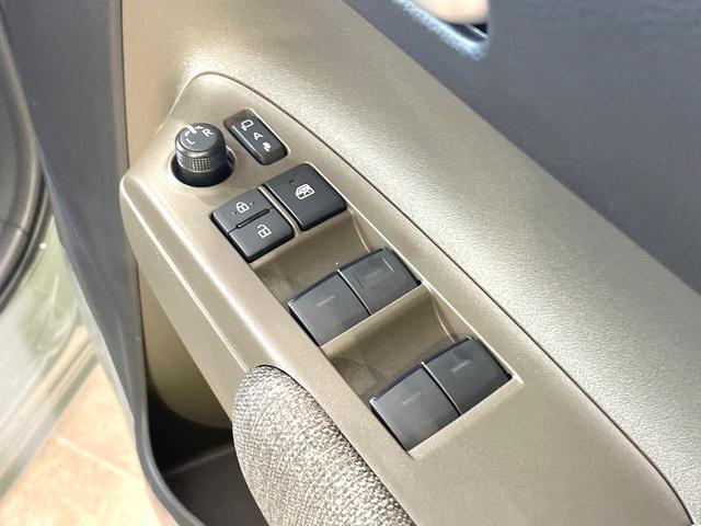 シエンタ ハイブリッドＺ　両側電動ドア　全周囲カメラ　メーカーナビ　衝突軽減　１００Ｖ電源　レーダークルーズ　禁煙車　スマートキー　コーナーセンサー　ブラインドスポットモニター　ＬＥＤヘッド　ＥＴＣ　オートハイビーム（25枚目）