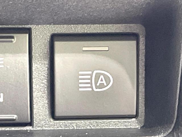 シエンタ ハイブリッドＺ　両側電動ドア　全周囲カメラ　メーカーナビ　衝突軽減　１００Ｖ電源　レーダークルーズ　禁煙車　スマートキー　コーナーセンサー　ブラインドスポットモニター　ＬＥＤヘッド　ＥＴＣ　オートハイビーム（27枚目）