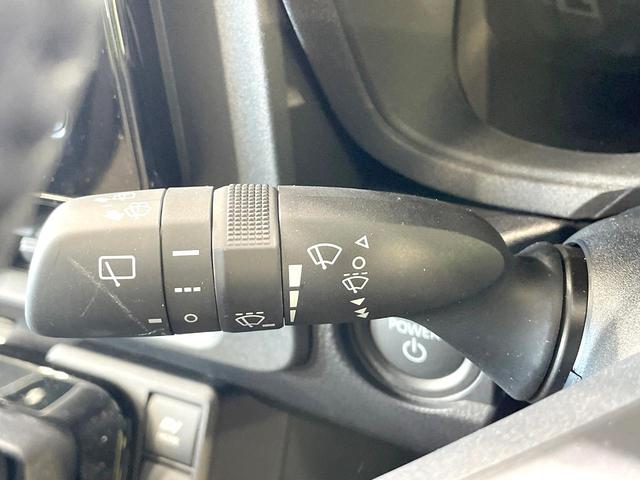 シエンタ ハイブリッドＺ　両側電動ドア　全周囲カメラ　メーカーナビ　衝突軽減　１００Ｖ電源　レーダークルーズ　禁煙車　スマートキー　コーナーセンサー　ブラインドスポットモニター　ＬＥＤヘッド　ＥＴＣ　オートハイビーム（32枚目）