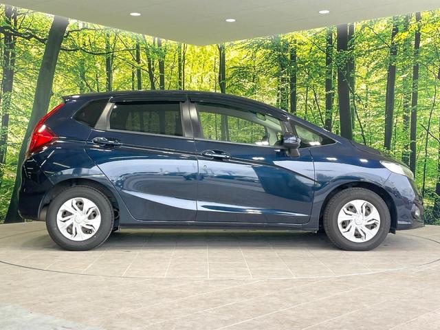 フィット １３Ｇ・Ｆ　純正ナビ　バックカメラ　禁煙車　スマートキー　ＬＥＤヘッド　ＥＴＣ　オートライト　オートエアコン　Ｂｌｕｅｔｏｏｔｈ　ＣＤ　ＤＶＤ再生　フルセグ　ＬＥＤフォグ　横滑防止装置　盗難防止装置（26枚目）