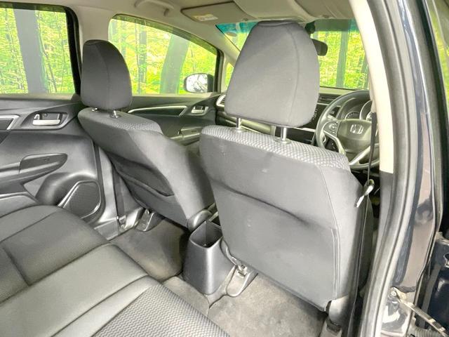 フィット １３Ｇ・Ｆ　純正ナビ　バックカメラ　禁煙車　スマートキー　ＬＥＤヘッド　ＥＴＣ　オートライト　オートエアコン　Ｂｌｕｅｔｏｏｔｈ　ＣＤ　ＤＶＤ再生　フルセグ　ＬＥＤフォグ　横滑防止装置　盗難防止装置（42枚目）