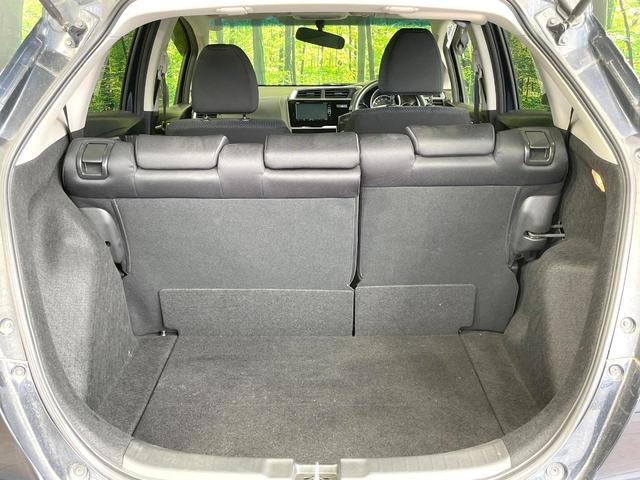 フィット １３Ｇ・Ｆ　純正ナビ　バックカメラ　禁煙車　スマートキー　ＬＥＤヘッド　ＥＴＣ　オートライト　オートエアコン　Ｂｌｕｅｔｏｏｔｈ　ＣＤ　ＤＶＤ再生　フルセグ　ＬＥＤフォグ　横滑防止装置　盗難防止装置（44枚目）