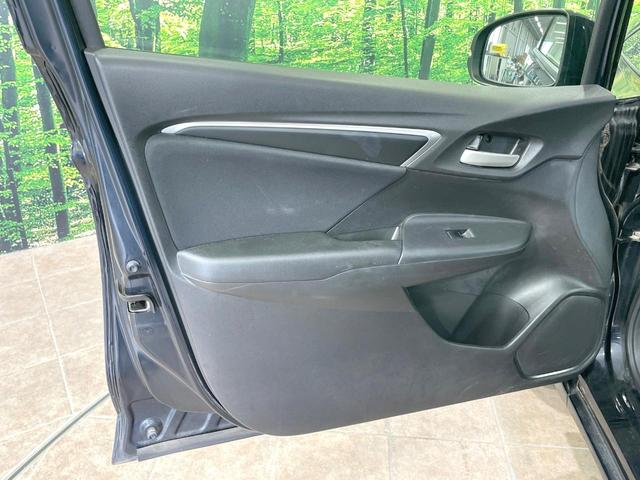 フィット １３Ｇ・Ｆ　純正ナビ　バックカメラ　禁煙車　スマートキー　ＬＥＤヘッド　ＥＴＣ　オートライト　オートエアコン　Ｂｌｕｅｔｏｏｔｈ　ＣＤ　ＤＶＤ再生　フルセグ　ＬＥＤフォグ　横滑防止装置　盗難防止装置（45枚目）