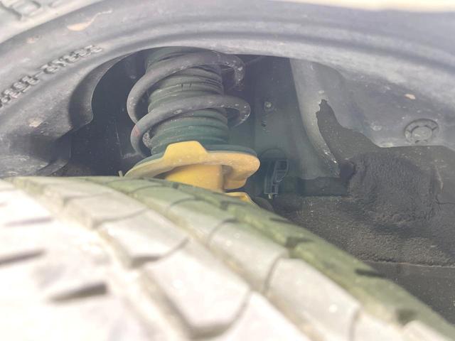 お車を安心してお乗りいただく為には、足回りの定期点検が欠かせません。サービスサポート（有償保証）では無料点検もご提供しており、安心のカーライフをお過ごしいただけるサポート体制が整っています。