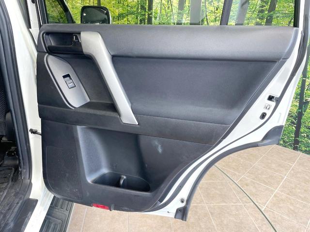 ランドクルーザープラド TX アルジェントクロス 4WD 9型ナビ バックカメラ 禁煙車 スマートキー LEDヘッド ETC クルーズコントロール オートライト デュアルエアコン 純正17インチアルミ Bluetooth CD DVD再生(58枚目)