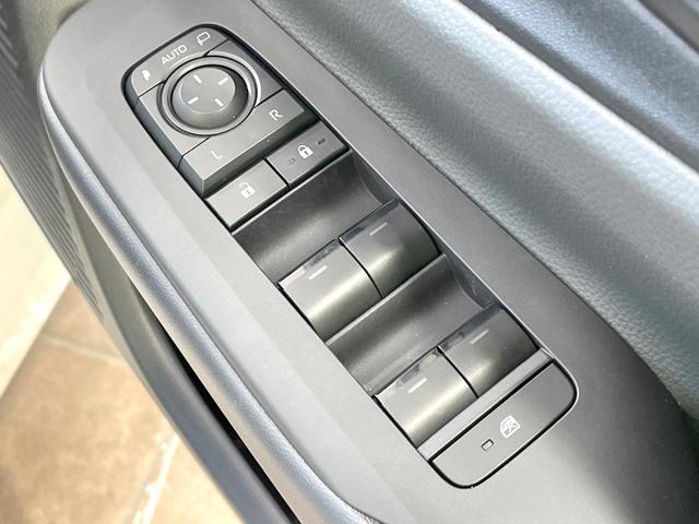 プリウス X バックカメラ 衝突被害軽減システム レーダークルーズ 禁煙車 ドラレコ コーナーセンサー スマートキー LEDヘッド ビルトインETC オートハイビーム 車線逸脱警報 オートライト オートエアコン(25枚目)