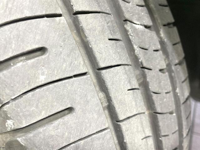 プリウス S 禁煙車 ナビ バックカメラ Bluetooth再生 寒冷地仕様 15インチアルミ ETC フォグライト スマートキー プライバシーガラス 盗難防止装置 オートエアコン(23枚目)