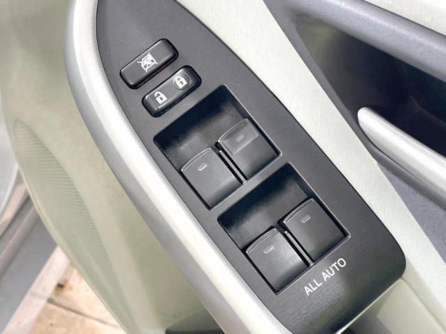 プリウス S 禁煙車 ナビ バックカメラ Bluetooth再生 寒冷地仕様 15インチアルミ ETC フォグライト スマートキー プライバシーガラス 盗難防止装置 オートエアコン(25枚目)