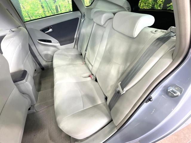 プリウス S 禁煙車 ナビ バックカメラ Bluetooth再生 寒冷地仕様 15インチアルミ ETC フォグライト スマートキー プライバシーガラス 盗難防止装置 オートエアコン(40枚目)