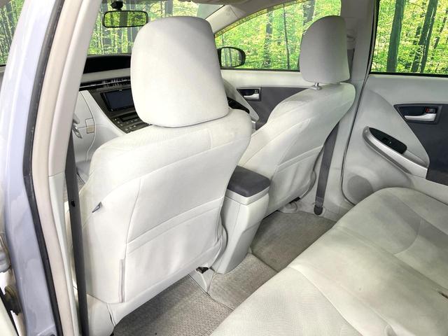 プリウス S 禁煙車 ナビ バックカメラ Bluetooth再生 寒冷地仕様 15インチアルミ ETC フォグライト スマートキー プライバシーガラス 盗難防止装置 オートエアコン(41枚目)