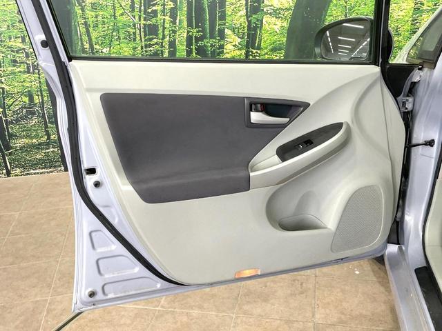 プリウス S 禁煙車 ナビ バックカメラ Bluetooth再生 寒冷地仕様 15インチアルミ ETC フォグライト スマートキー プライバシーガラス 盗難防止装置 オートエアコン(43枚目)
