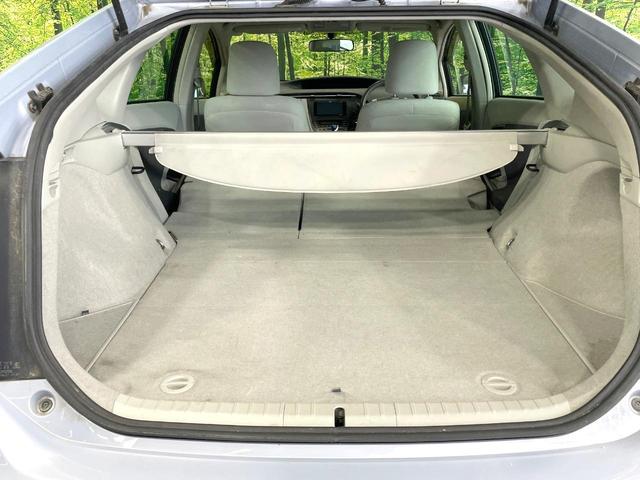 プリウス S 禁煙車 ナビ バックカメラ Bluetooth再生 寒冷地仕様 15インチアルミ ETC フォグライト スマートキー プライバシーガラス 盗難防止装置 オートエアコン(48枚目)