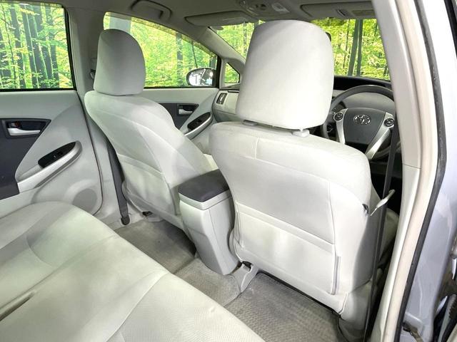プリウス S 禁煙車 ナビ バックカメラ Bluetooth再生 寒冷地仕様 15インチアルミ ETC フォグライト スマートキー プライバシーガラス 盗難防止装置 オートエアコン(50枚目)