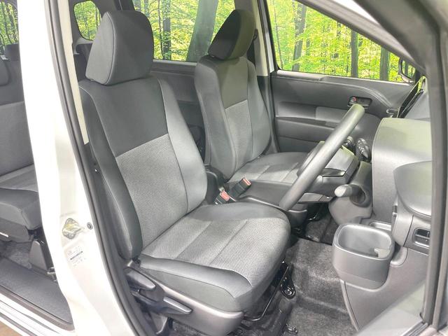 シエンタ ハイブリッドX 登録済未使用車 トヨタセーフティーセンス 電動スライドドア レーダークルーズ LEDヘッド オートハイビーム スマートキー オートエアコン クリアランスソナー 7人乗(8枚目)