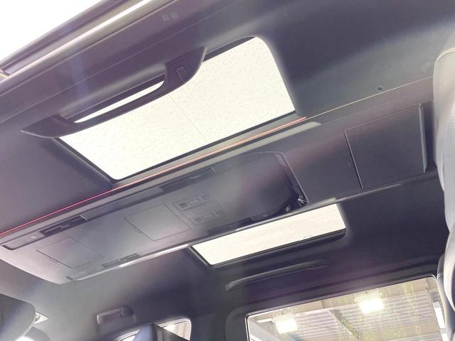 アルファードハイブリッド Z 左右独立ムーンルーフ ユニバーサルステップ 純正14ナビ 後席モニター デジタルインナーミラー 全周囲カメラ 禁煙車 電動リアゲート シートベンチレーション ステアリングヒーター 電動シェード(3枚目)