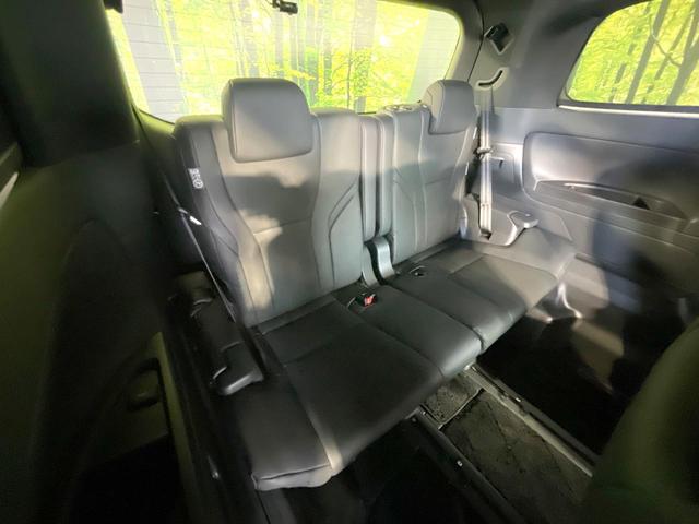 アルファードハイブリッド Z 左右独立ムーンルーフ ユニバーサルステップ 純正14ナビ 後席モニター デジタルインナーミラー 全周囲カメラ 禁煙車 電動リアゲート シートベンチレーション ステアリングヒーター 電動シェード(10枚目)