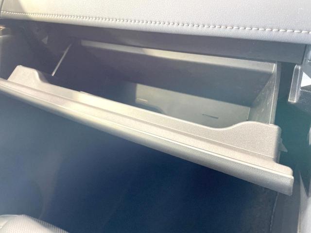 アルファードハイブリッド Z 左右独立ムーンルーフ ユニバーサルステップ 純正14ナビ 後席モニター デジタルインナーミラー 全周囲カメラ 禁煙車 電動リアゲート シートベンチレーション ステアリングヒーター 電動シェード(70枚目)